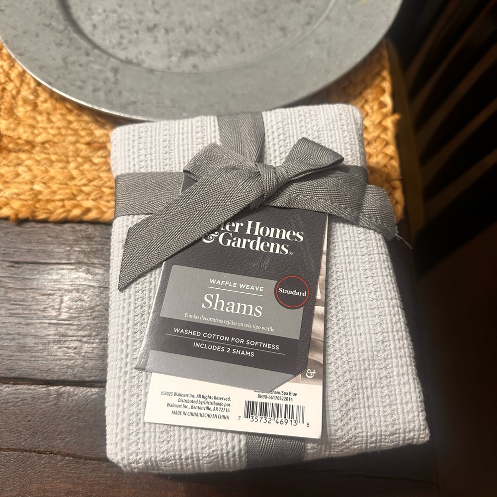 Better Homes & Gardens Gray Waffle Weave set of 2 shams new with tags